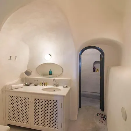 Breeze House Oia (Santorini)